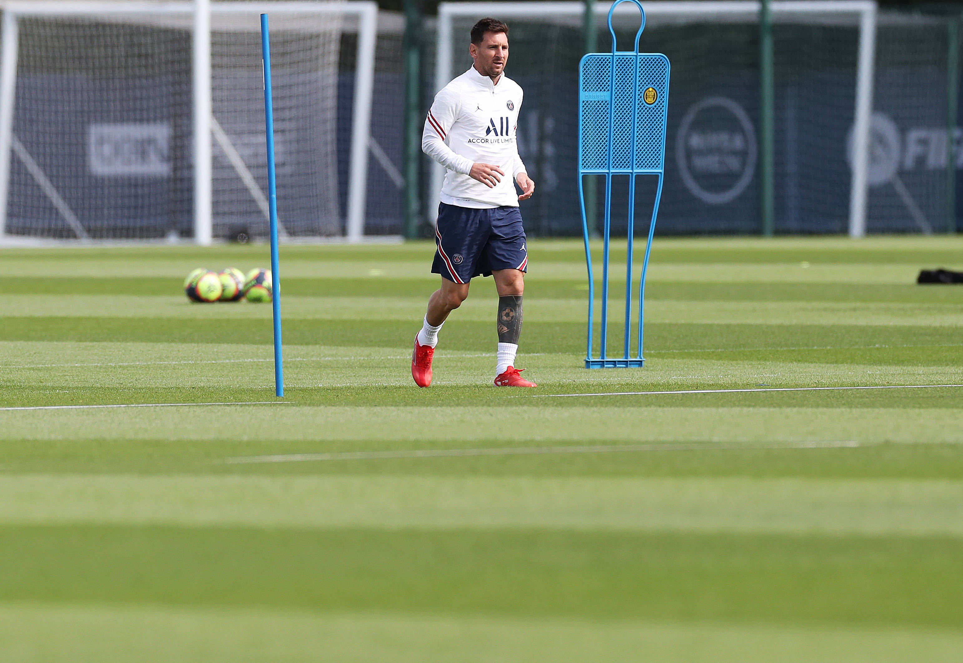 开元链接 - TheShy在巴黎圣日耳曼比赛中赛况扑朔迷离，关键助攻引发热议！